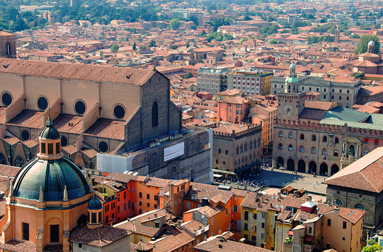 Student Pocket Guide - History and interesting facts about Bologna  University