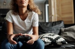 Female Elite Gamer | Female E-sports